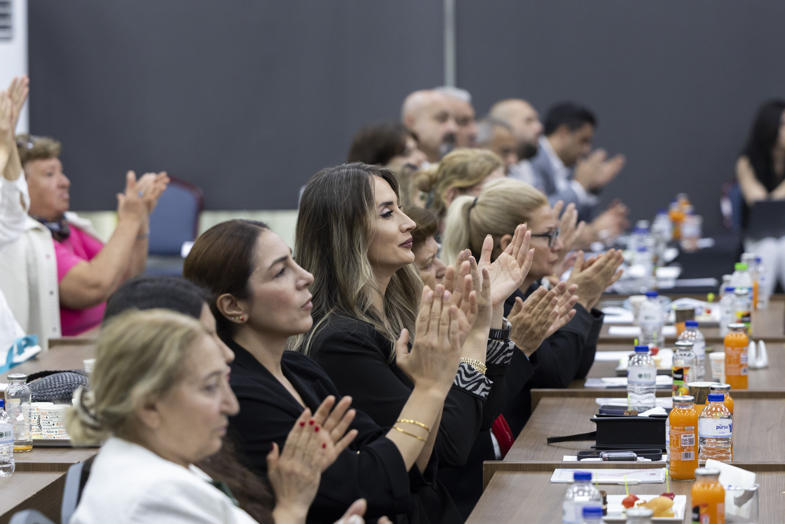 Başkan Seçer, ‘Kent Katilimi Buluşmalari’ Kapsaminda Kadin Stk’larla Bi̇r Araya Geldi̇ (6)