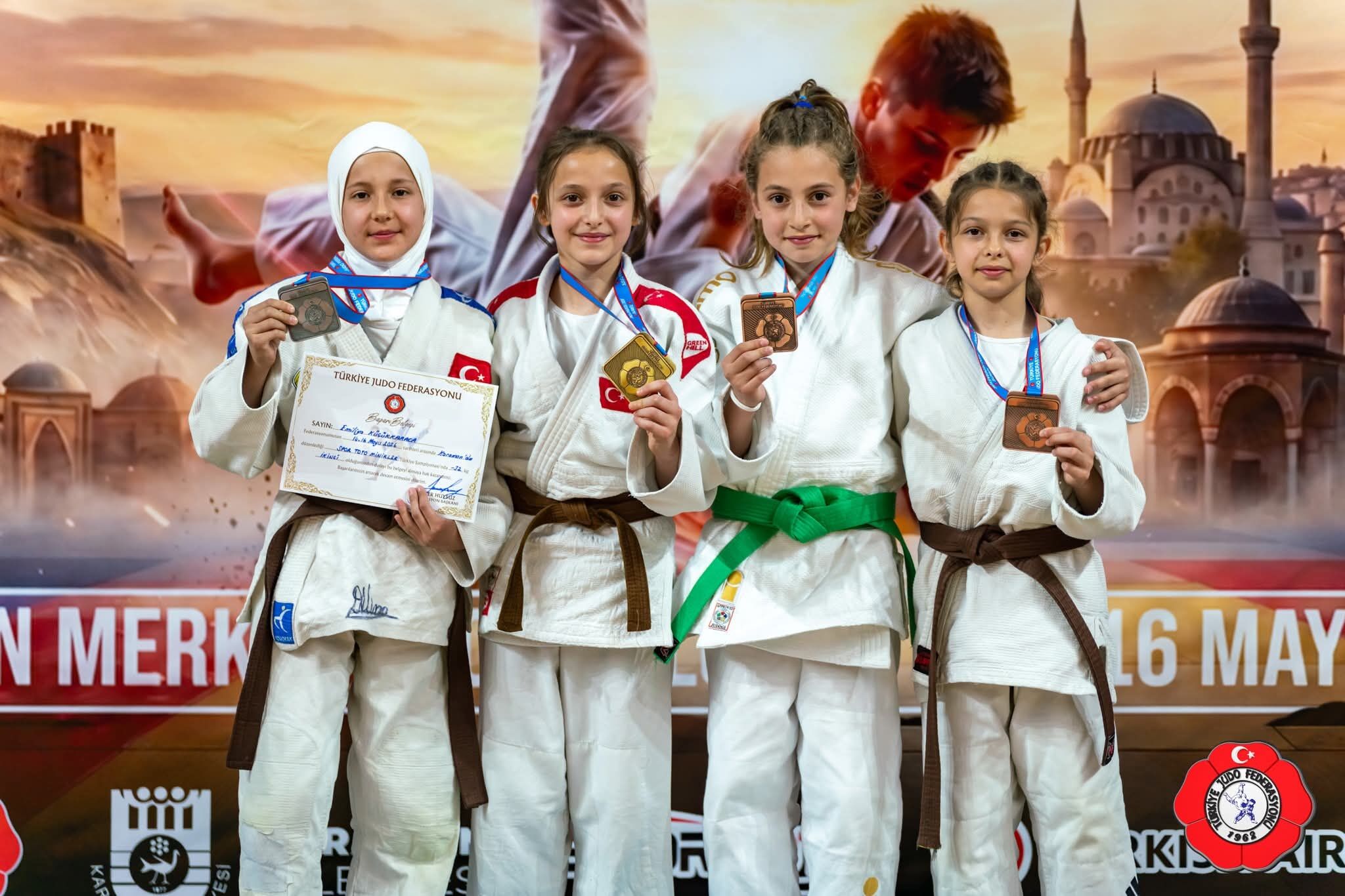 K U C U K J U D O C U M E L I S A D A N 1 A Y D A 5 A L T I N 1334399 396432