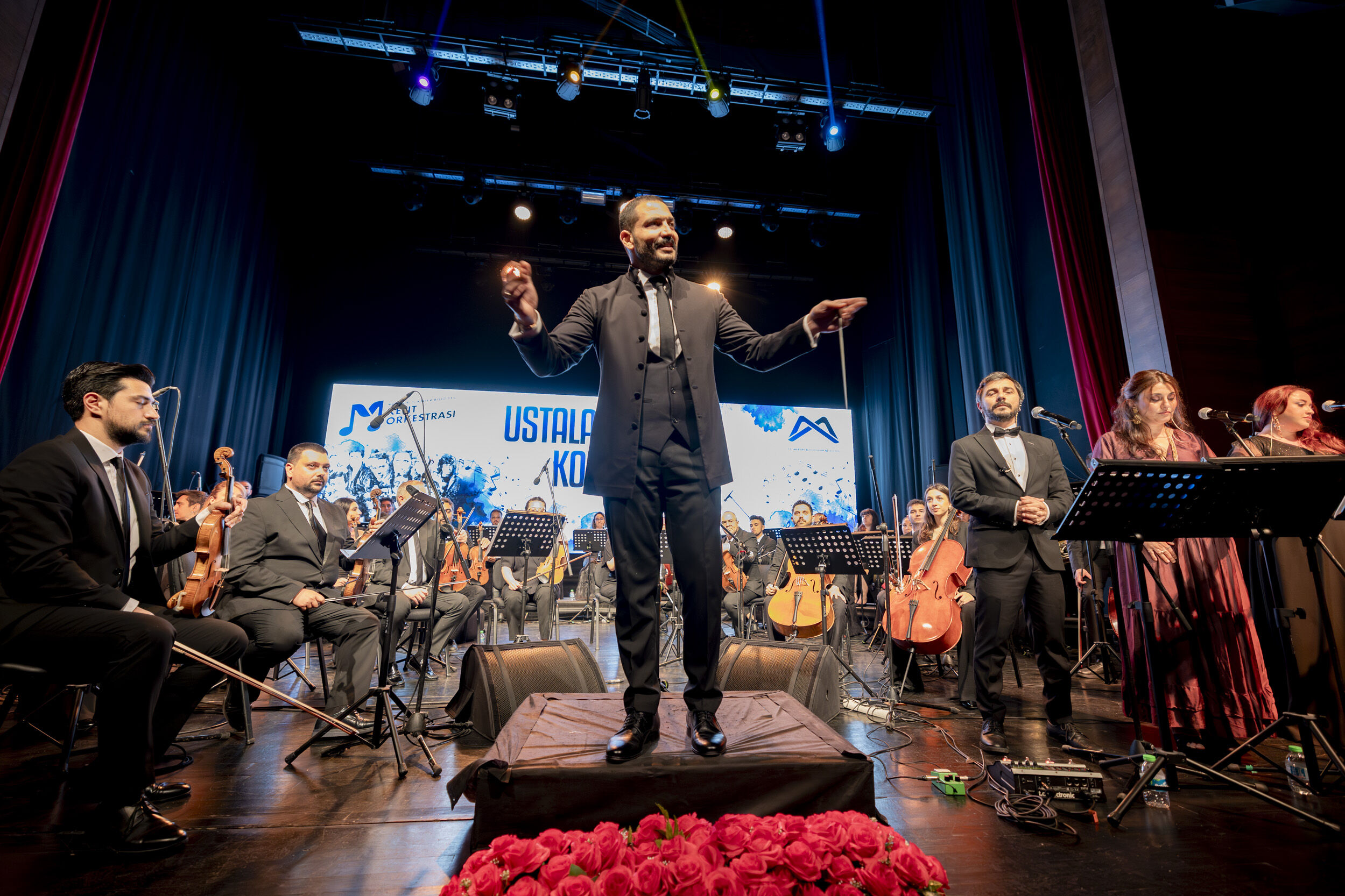 Mersi̇n’de ‘Ustalara Saygi’ Gecesi̇ Kent Orkestrasi’ndan Duygu Dolu Konser (3)