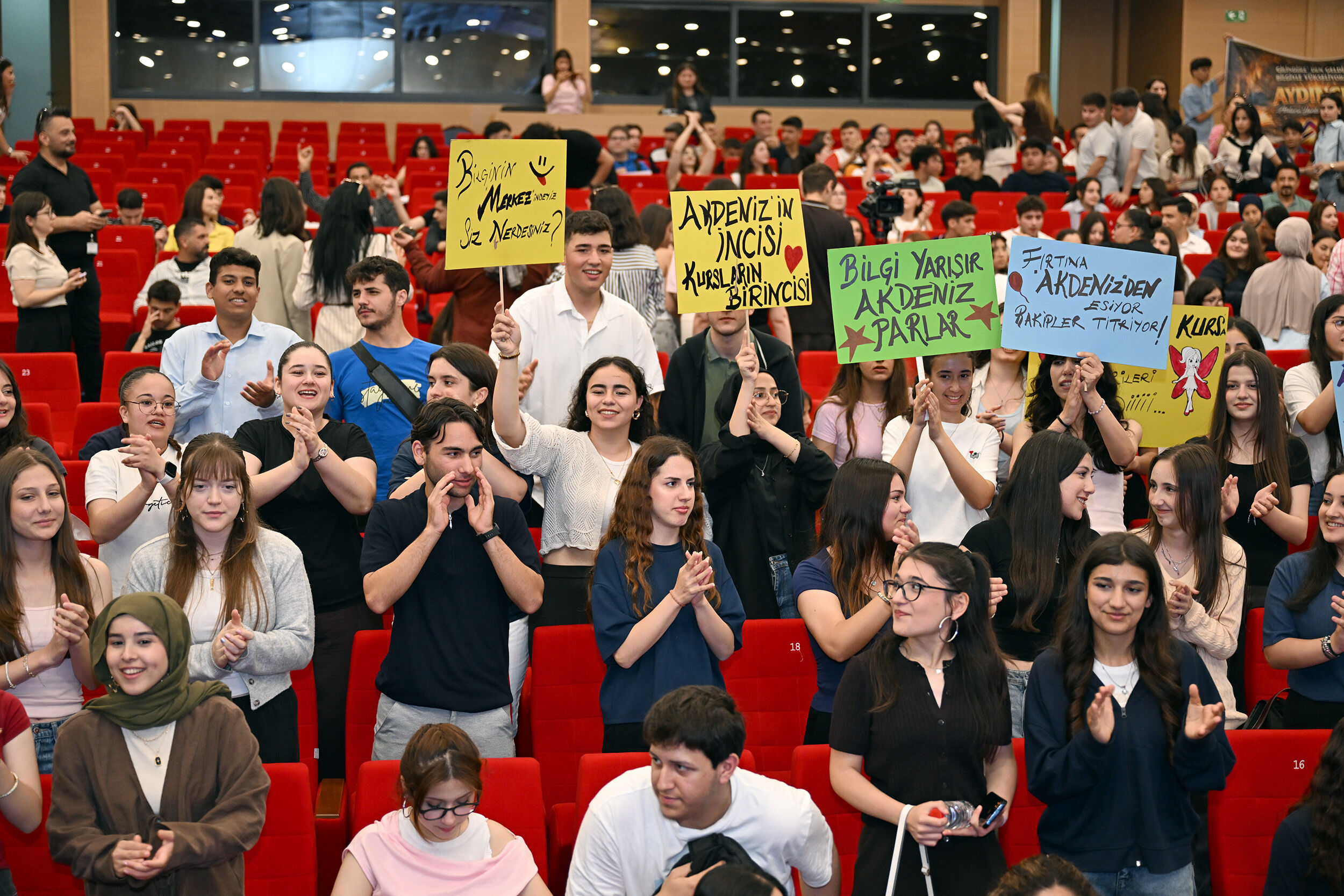 Yks’ye Sayili Günler Kala Mersi̇n Büyükşehi̇r’den Bol Eğlenceli̇ ‘Bi̇lgi̇ Yarişmasi’ (5)
