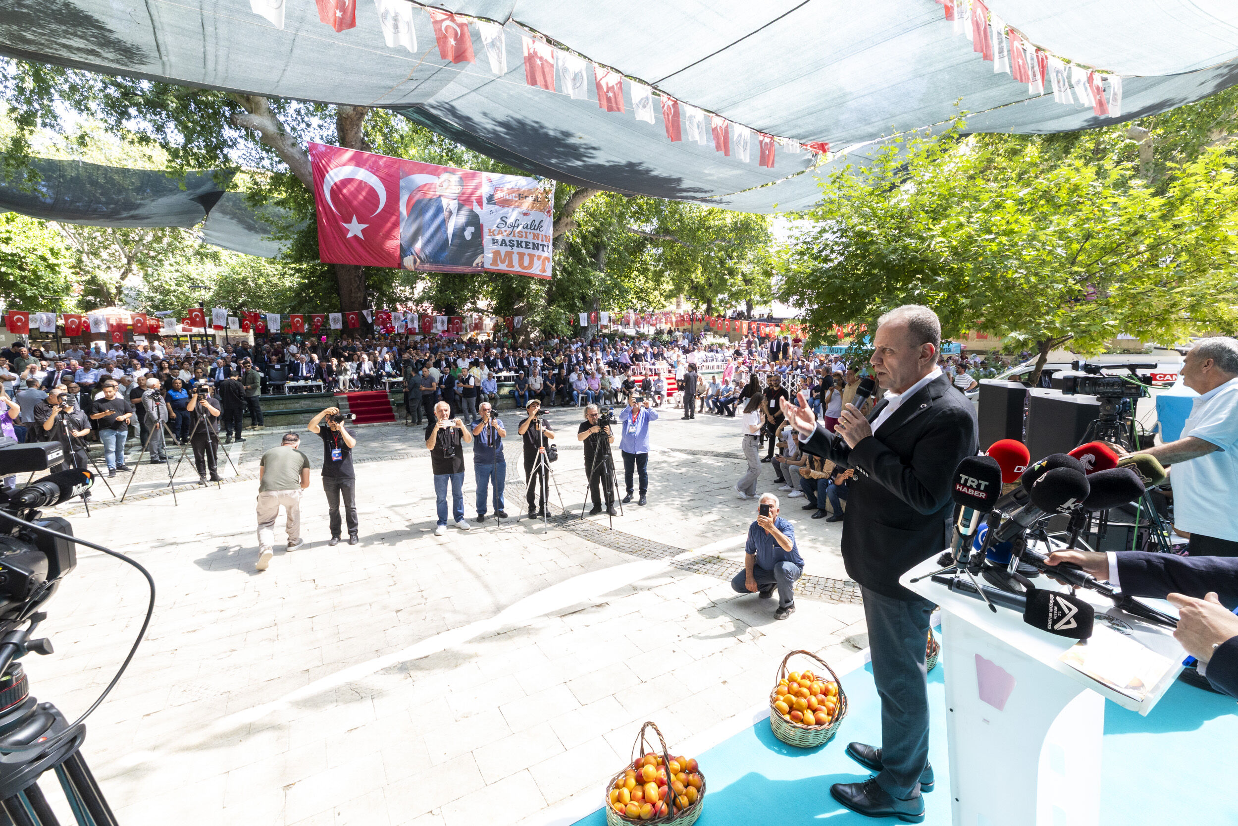 Başkan Seçer, ‘64. Mut Karacaoğlan Kayisi Kültür Ve Sanat Festi̇vali̇’ne Katildi (8)