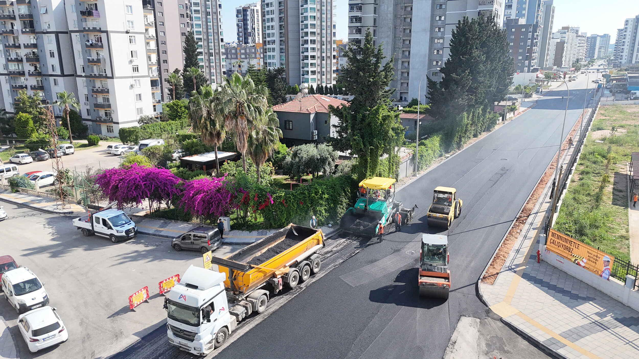 Mersi̇n Büyükşehi̇r Deni̇z Mahallesi̇’nde Kapsamli Yol Yeni̇leme Çalişmasi Yapti (5)