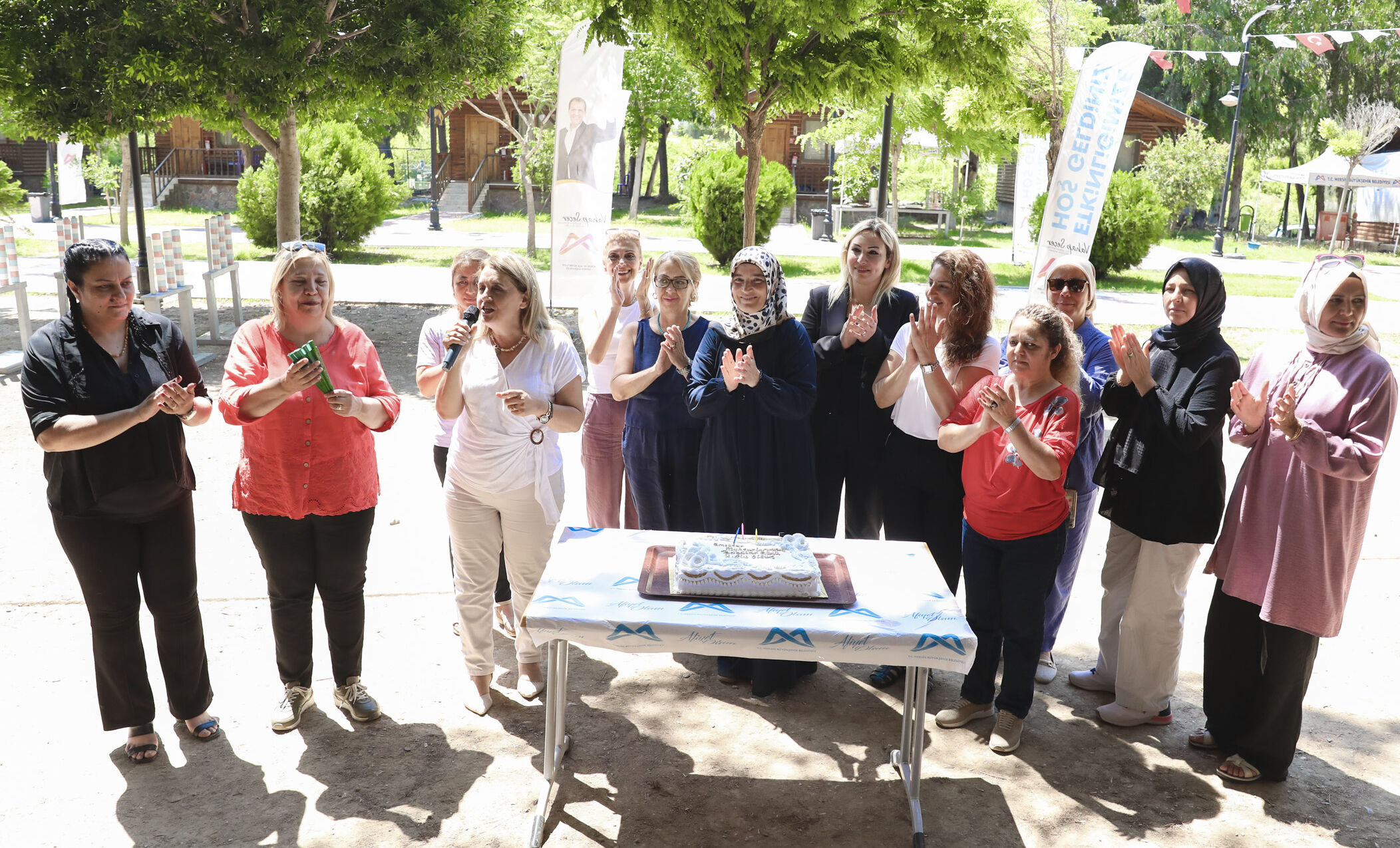 Mersi̇n Büyükşehi̇r’i̇n Muhtarlara Yöneli̇k Sosyal Etki̇nli̇kleri̇ Sürüyor (2)