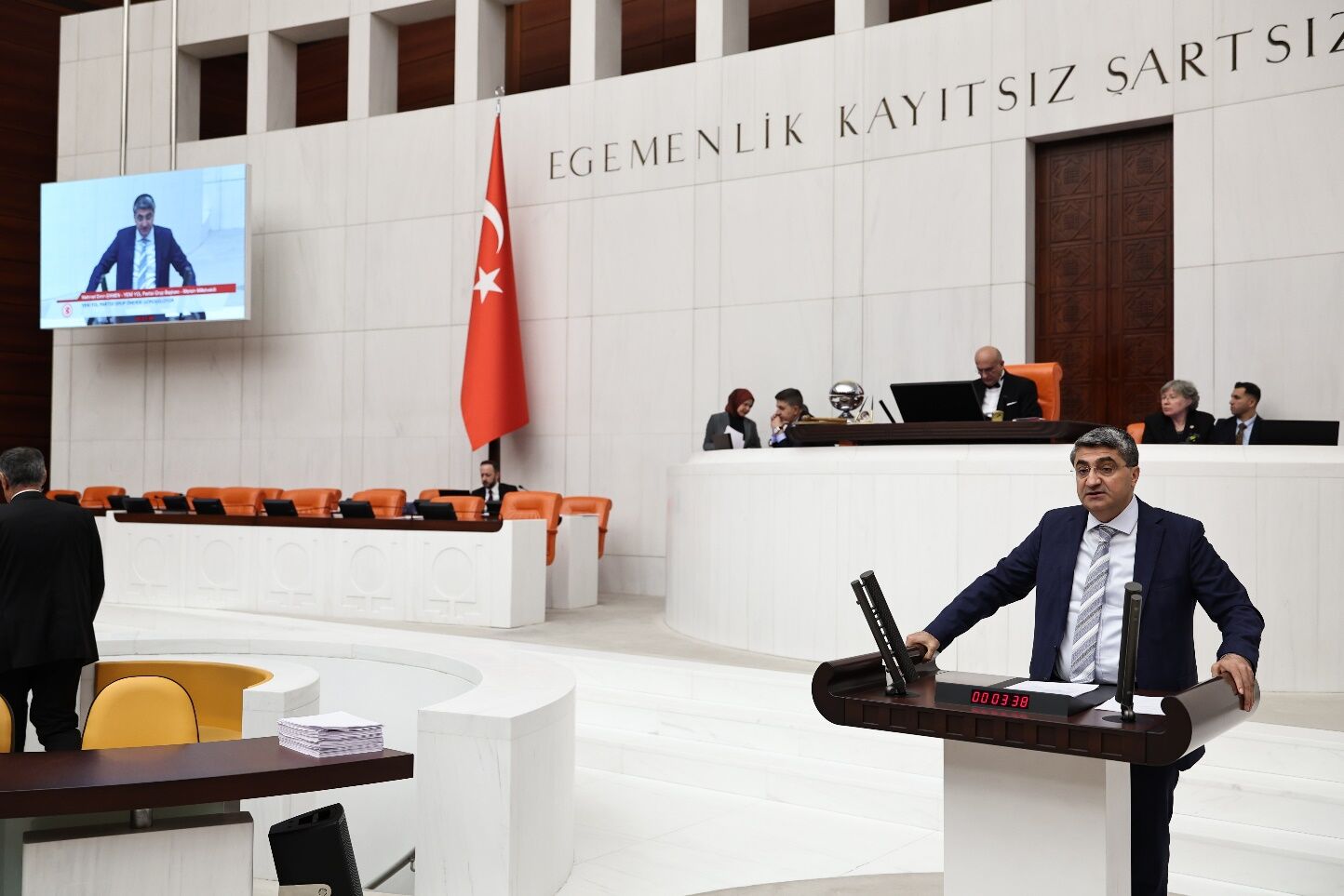 Ekmen: TUSAŞ'taki helikopter kazası tüm yönleriyle aydınlatılmalıdır