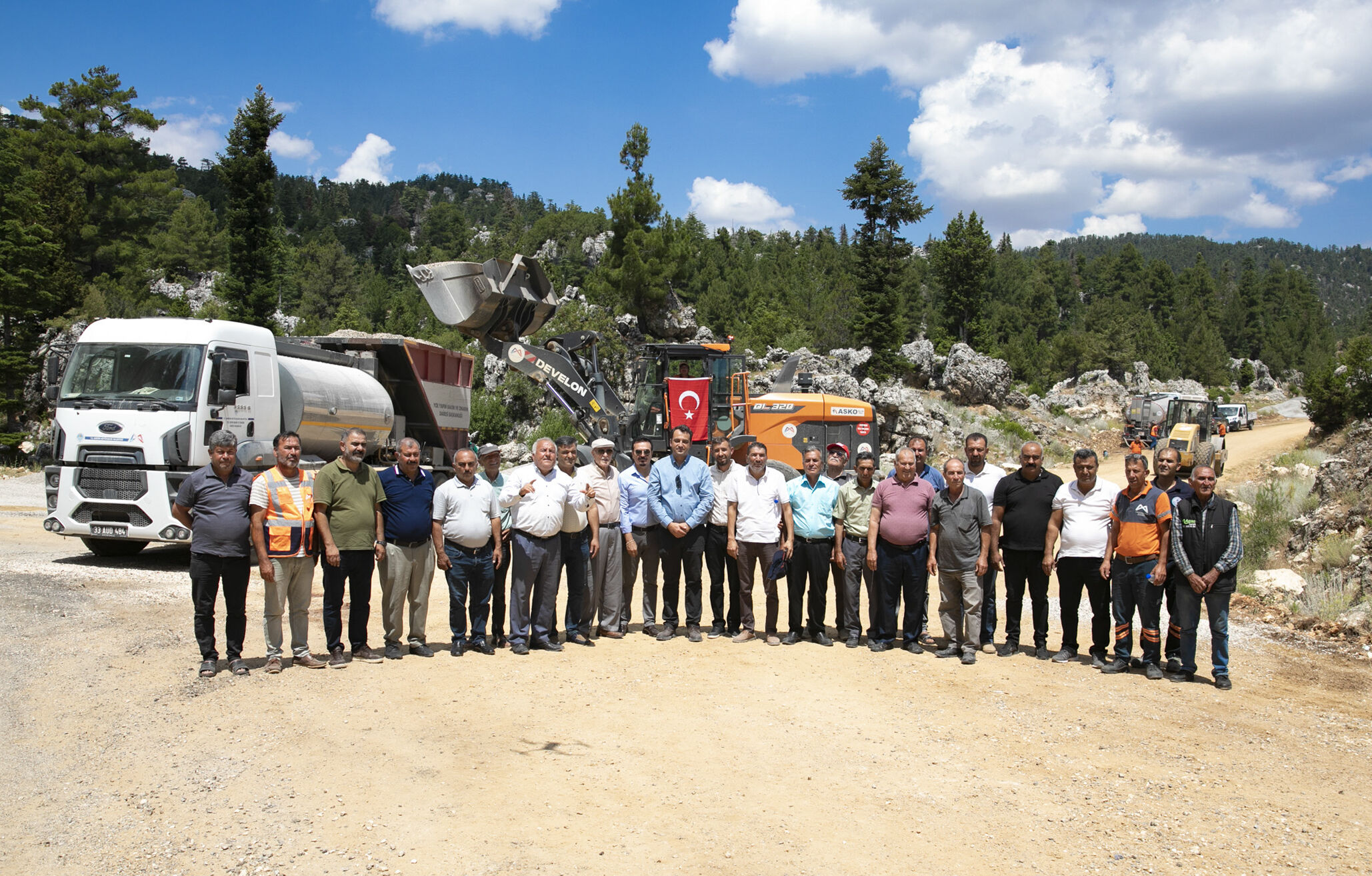 50 Yillik Yol Sorunu Mersi̇n Büyükşehi̇rle Çözülüyor (1)