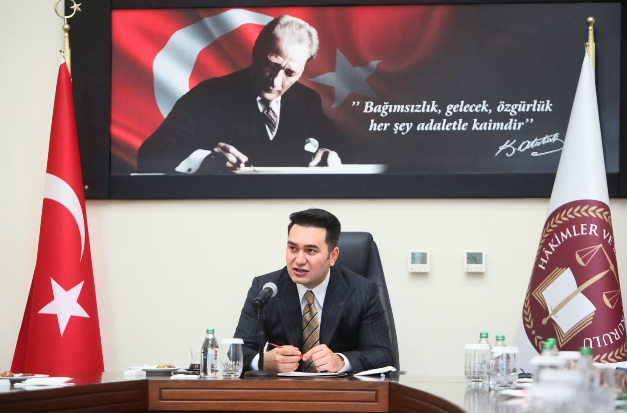 Emre: Toplum huzurunu bozan odaklara geçit vermeyeceğiz