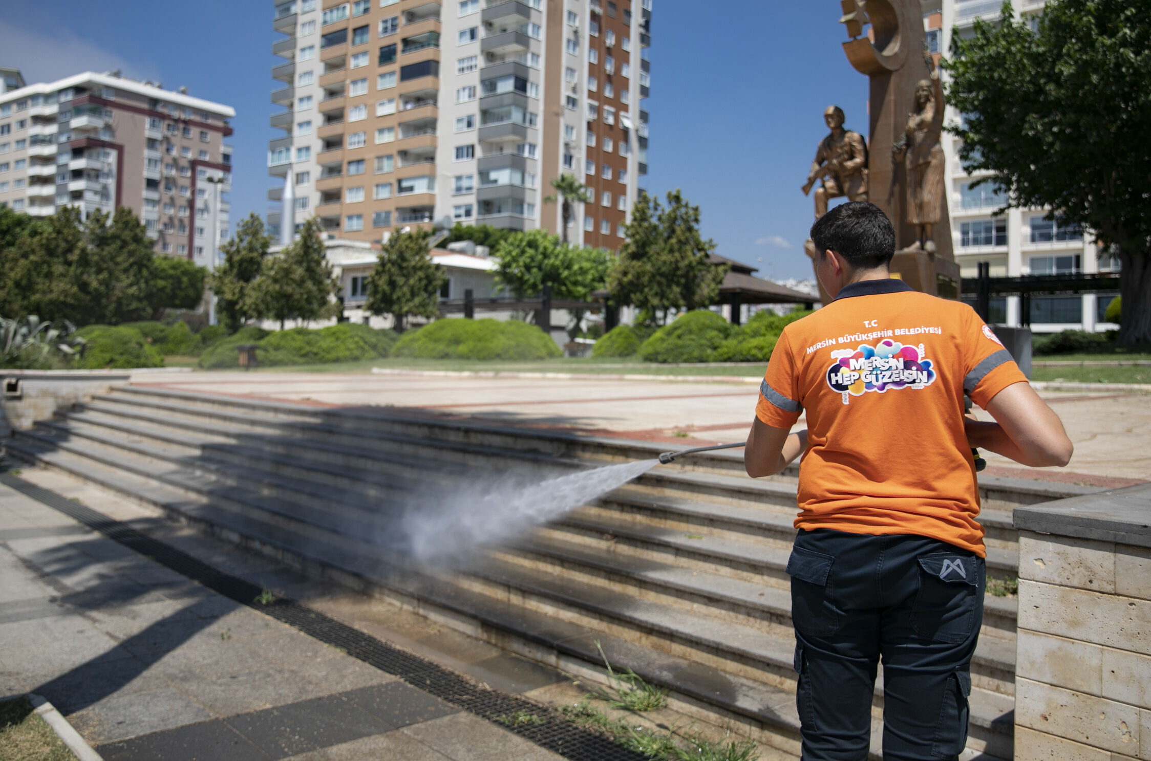Akdeni̇z’i̇n İnci̇si̇ Mersi̇n’de, Büyükşehi̇r’den Temi̇zli̇kte Kesi̇nti̇si̇z Hi̇zmet (6) (1)