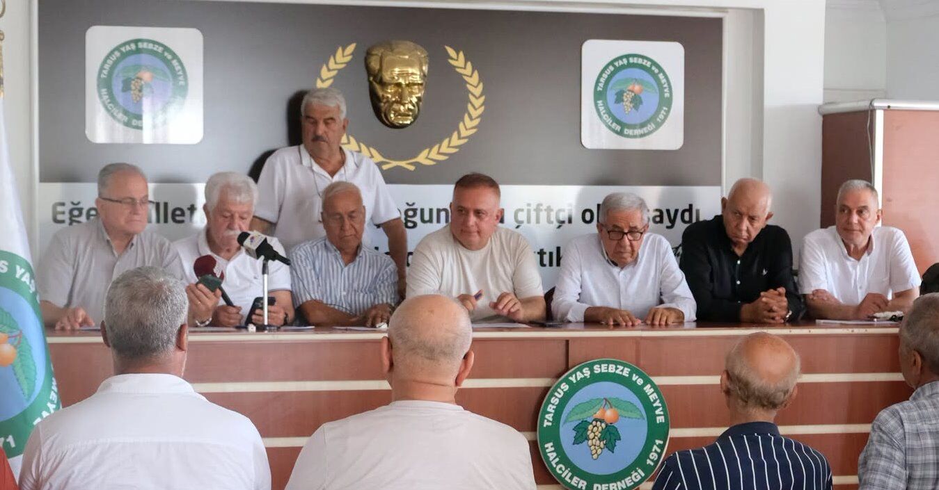 Tarsus CHP’de tüm ilçe başkanları istifa etti