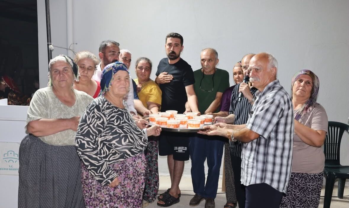 Silifke Cemevi'nde Aşure Lokması Düzenlendi..-2