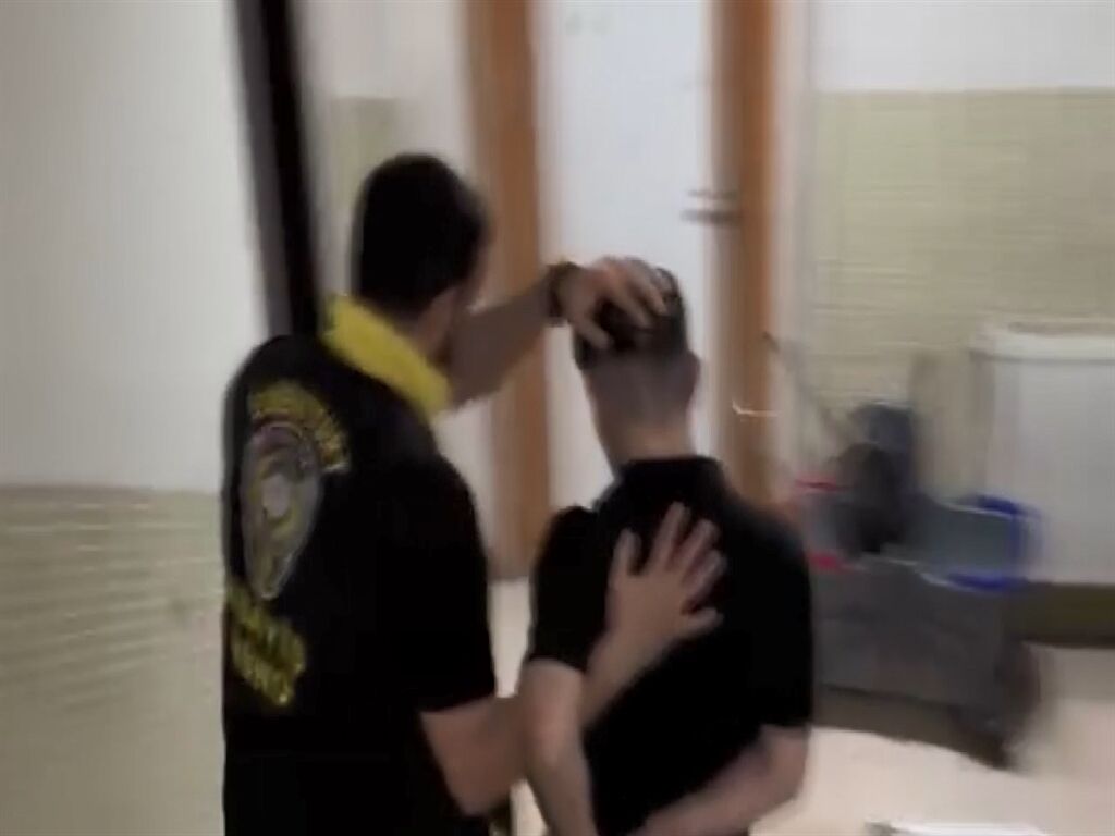 1471915