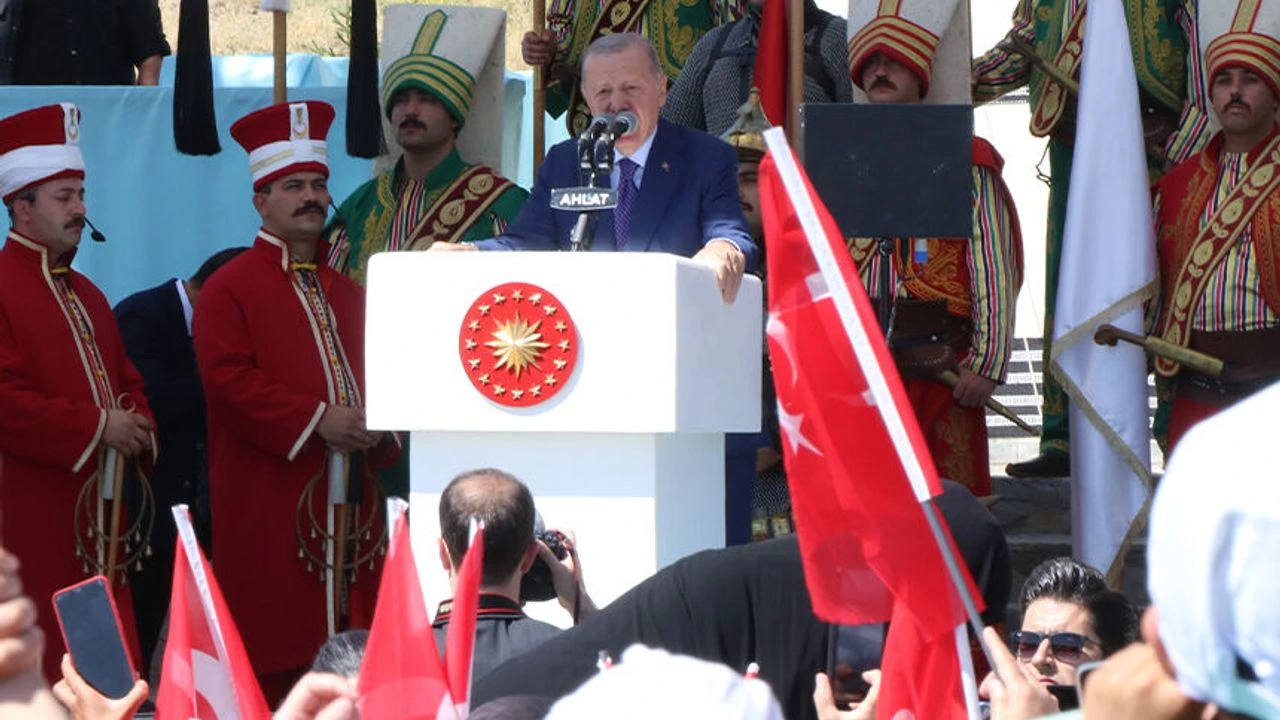 SİYASET