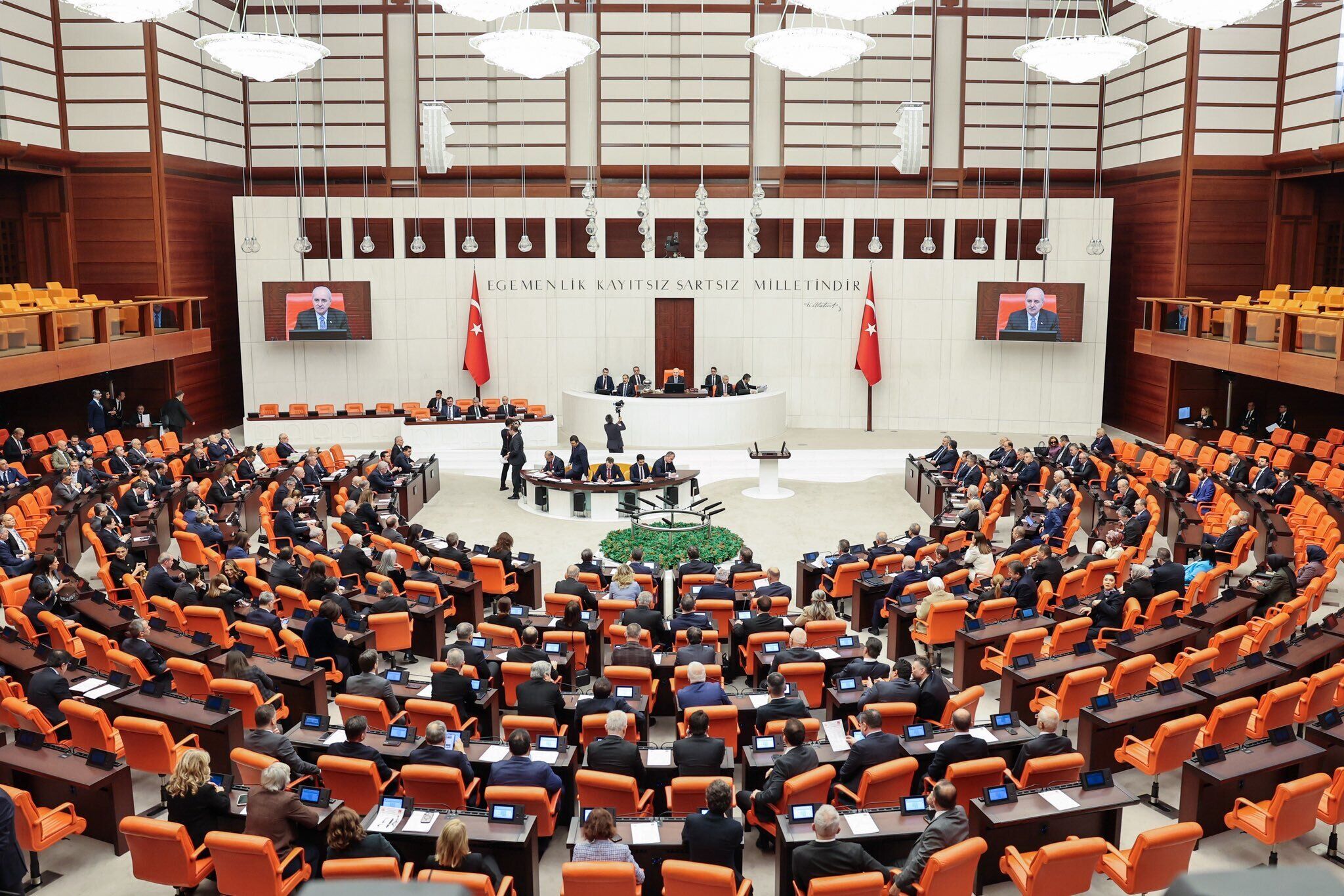 SİYASET