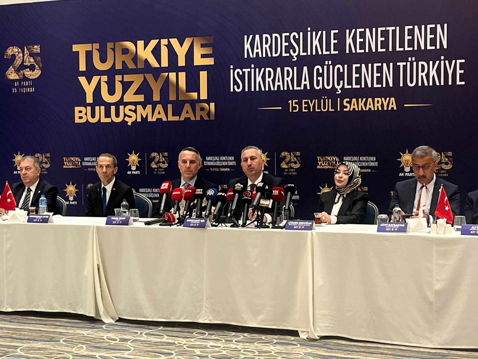 SİYASET