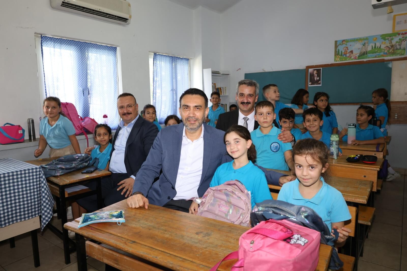 Adem Aldemir Öğrencilerle Aynı Sırada Oturarak Heyecanına Ortak Oldu