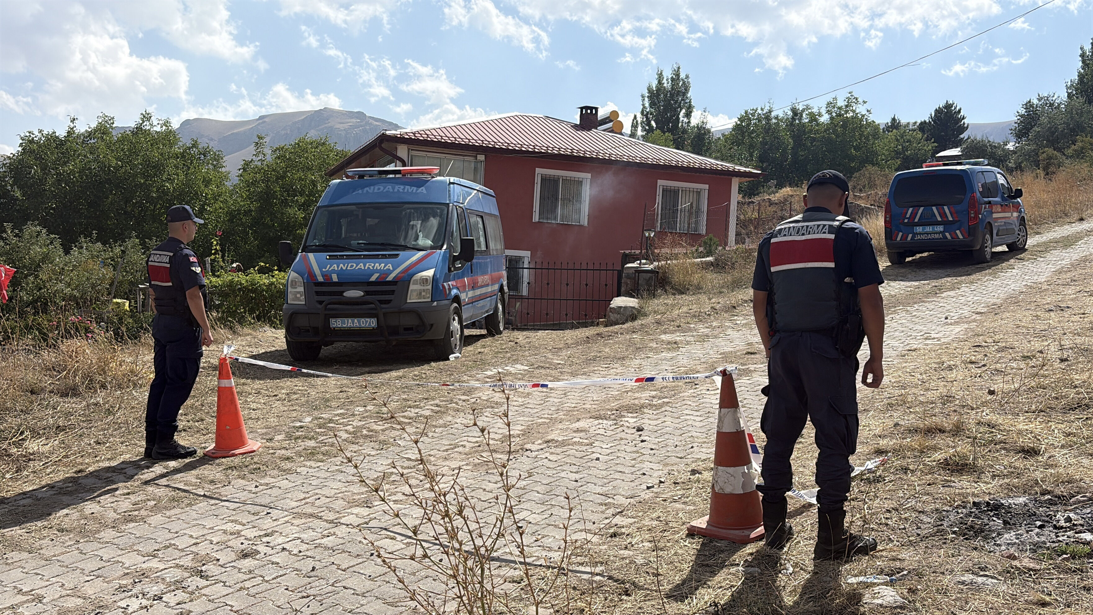 11 aylık kayıp Büşra bebek her yerde aranıyor