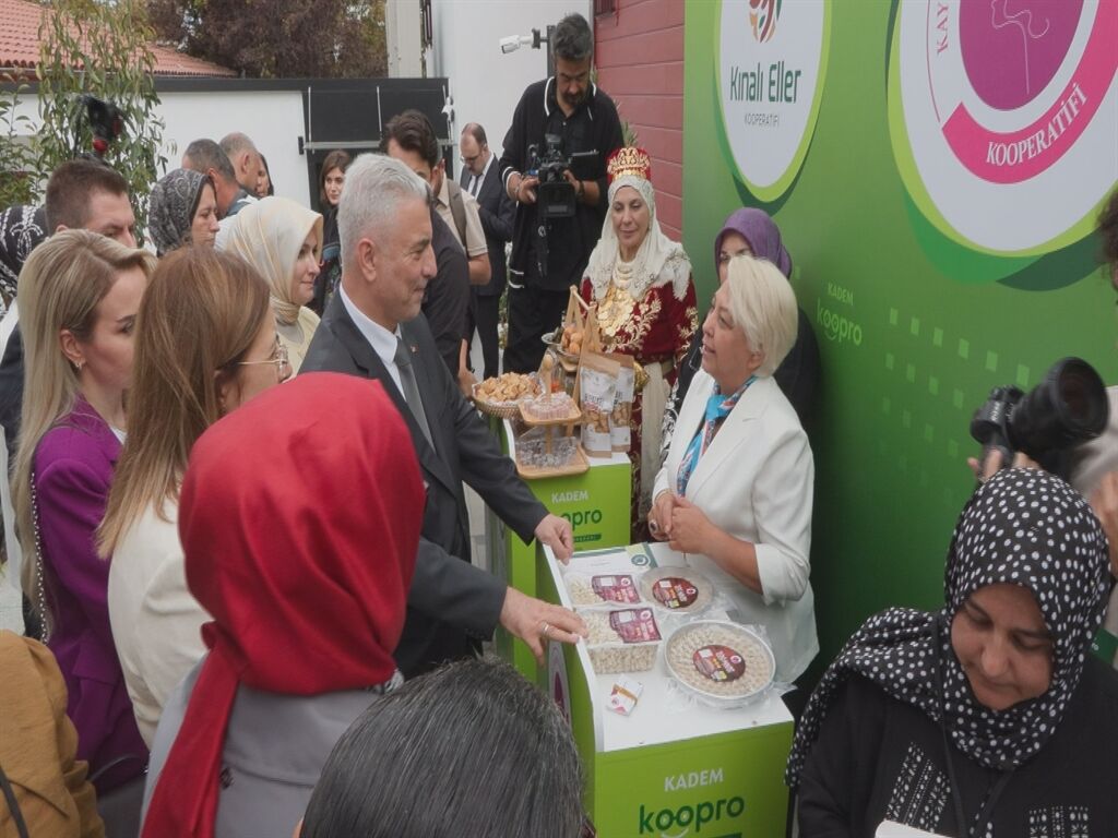 Bakan Bolat Kadın Üreticilerle Bir Araya Geldi