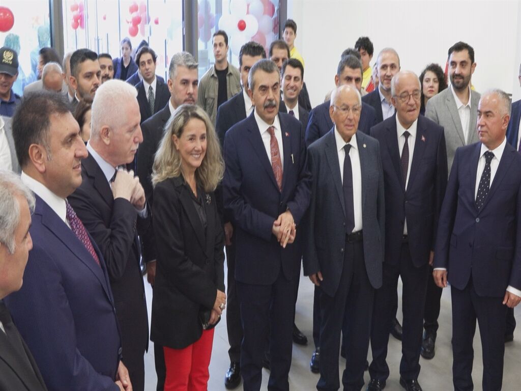 Bakan Tekin-1