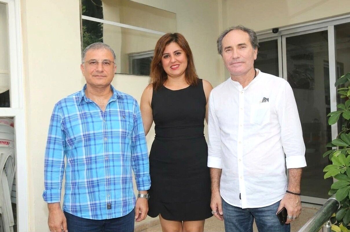 Usta oyuncular, Bilge Işıklar ve Vedat Yalçın, yönetmen Tamer Güven ile birlikte