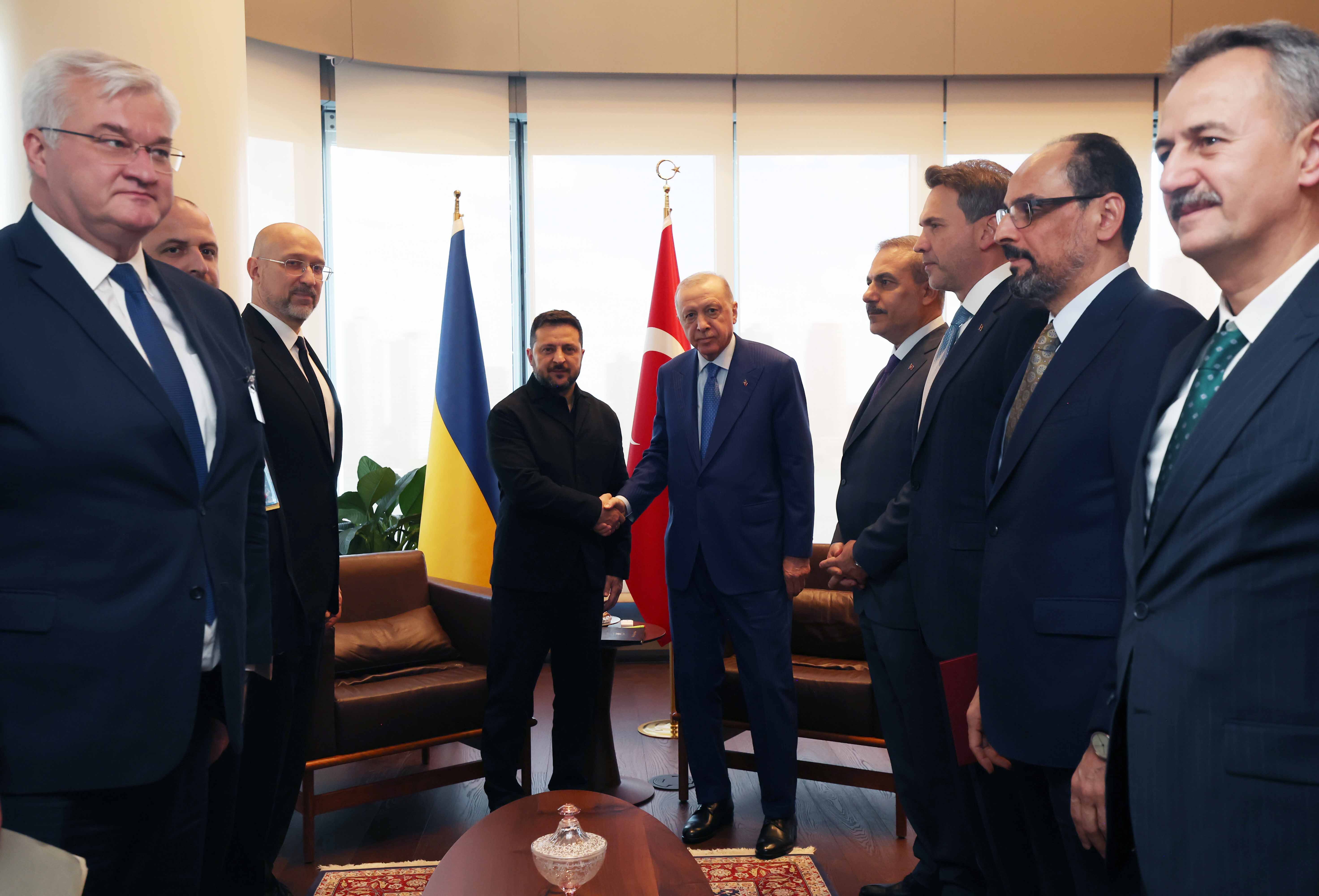 Zelenskiy: Türkiye'de zirve yapmaya hazırız