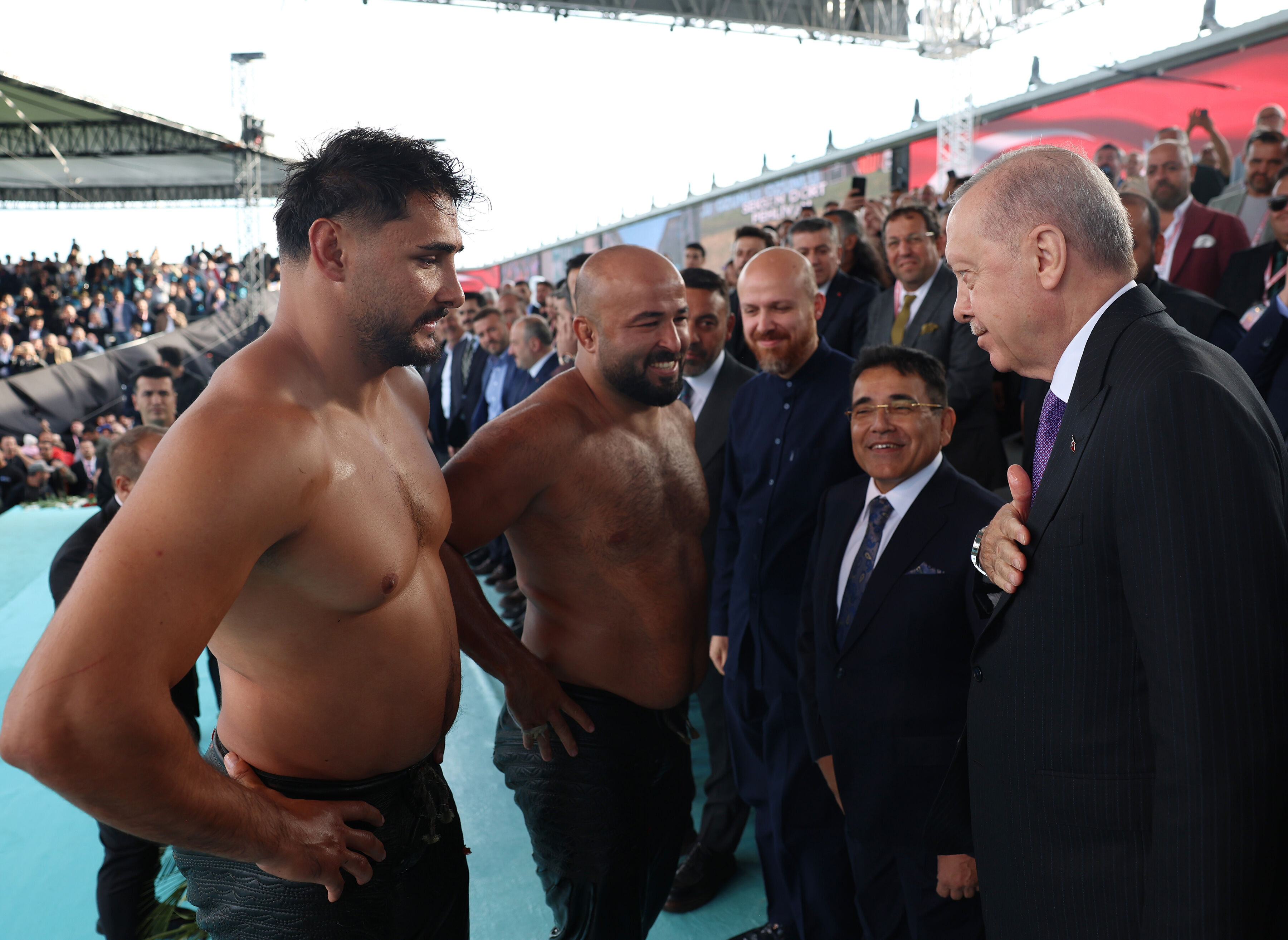 Cumhurbaskani Erdogan Yagli Gures Cumhu 1525701 453899 (1)-1