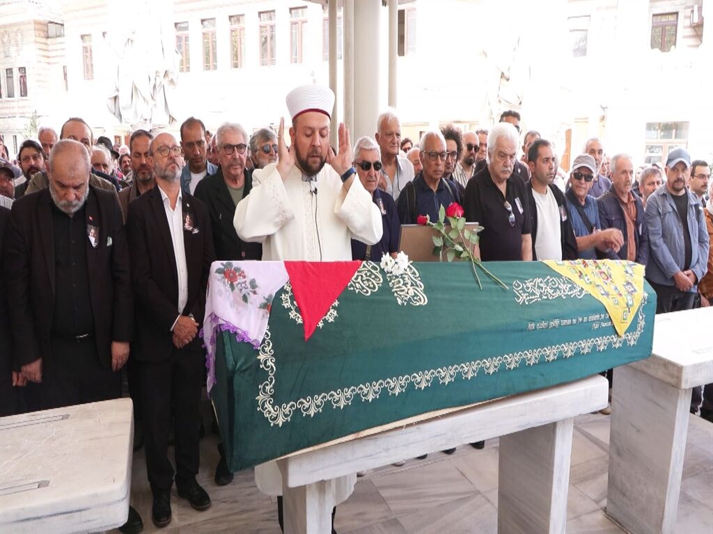 Gülsen Tuncer Kozlu Mezarliği'nda Toprağa Veri̇ldi̇