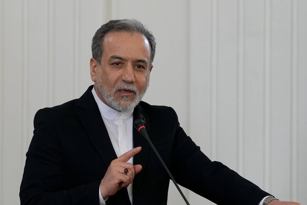 Arakçi: Yüzlerce ABD askeri üssü vuruldu