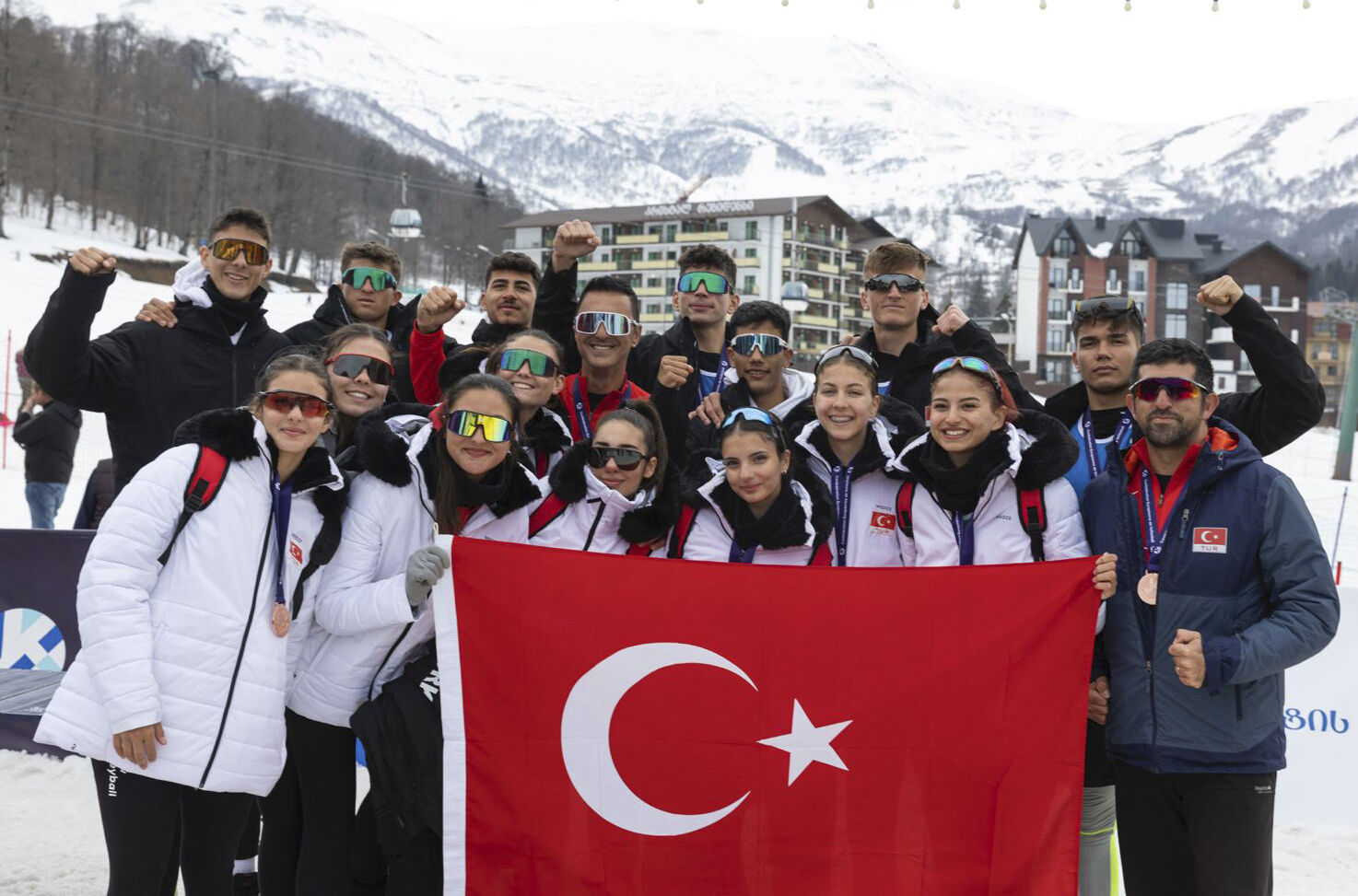 Mersi̇n Büyükşehi̇r’i̇n Spor Kurslarinda Keşfedi̇len Yetenekler Profesyonelli̇ğe Geçi̇yor (3)