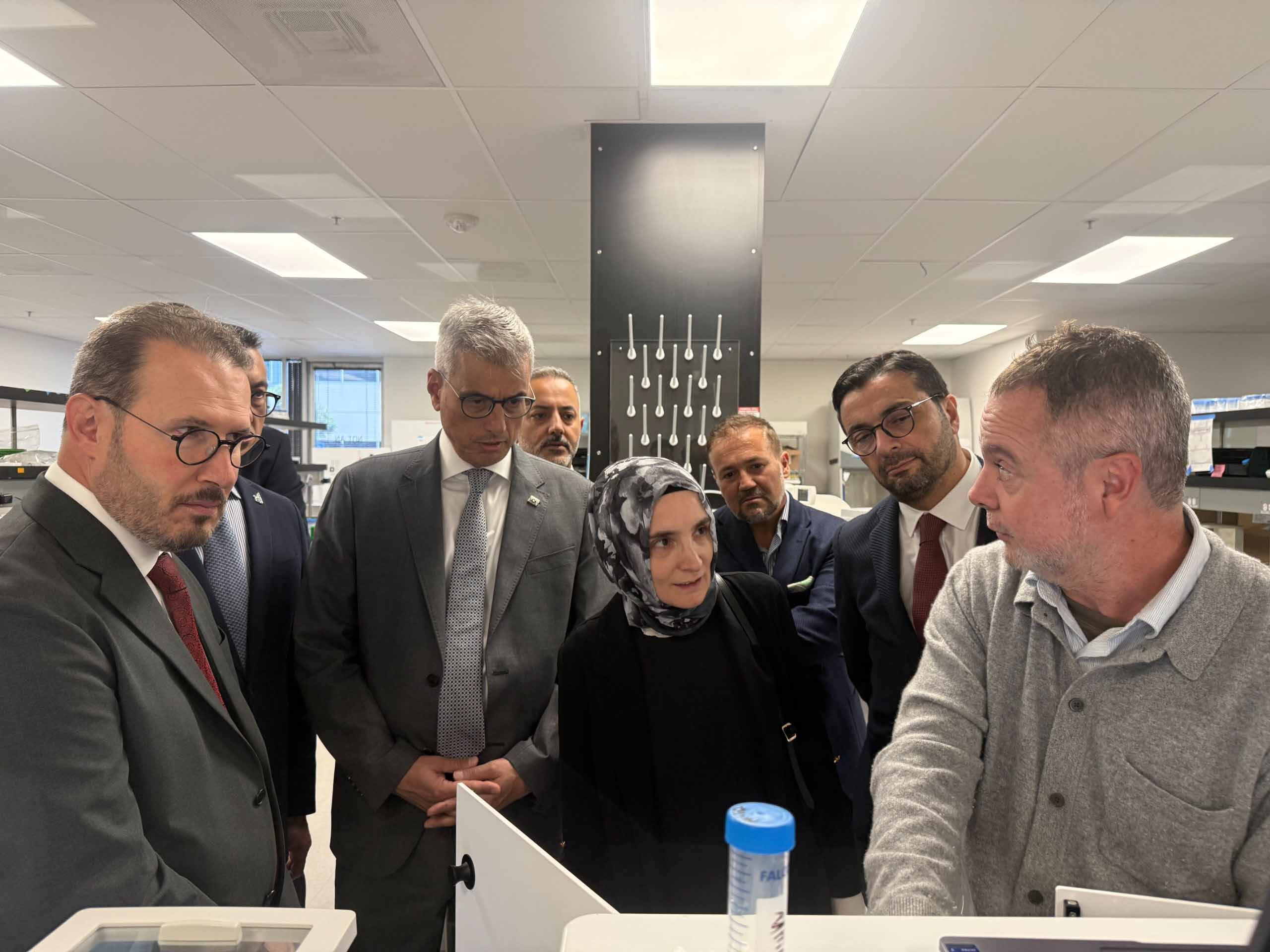 Sağlık Bakanı Memişoğlu, Abd'de Hermes Biosciences'ı Ziyaret Etti (2)