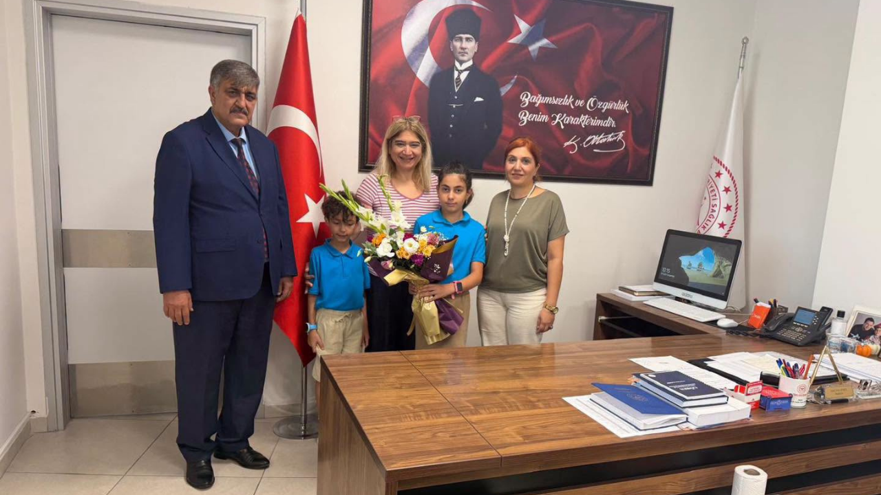 Tarsus’ta Minik Öğrencilerden Sağlık Çalışanlarına Anlamlı Ziyaret (2)