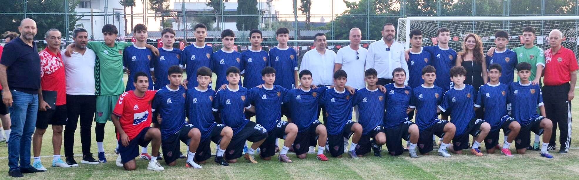 U16