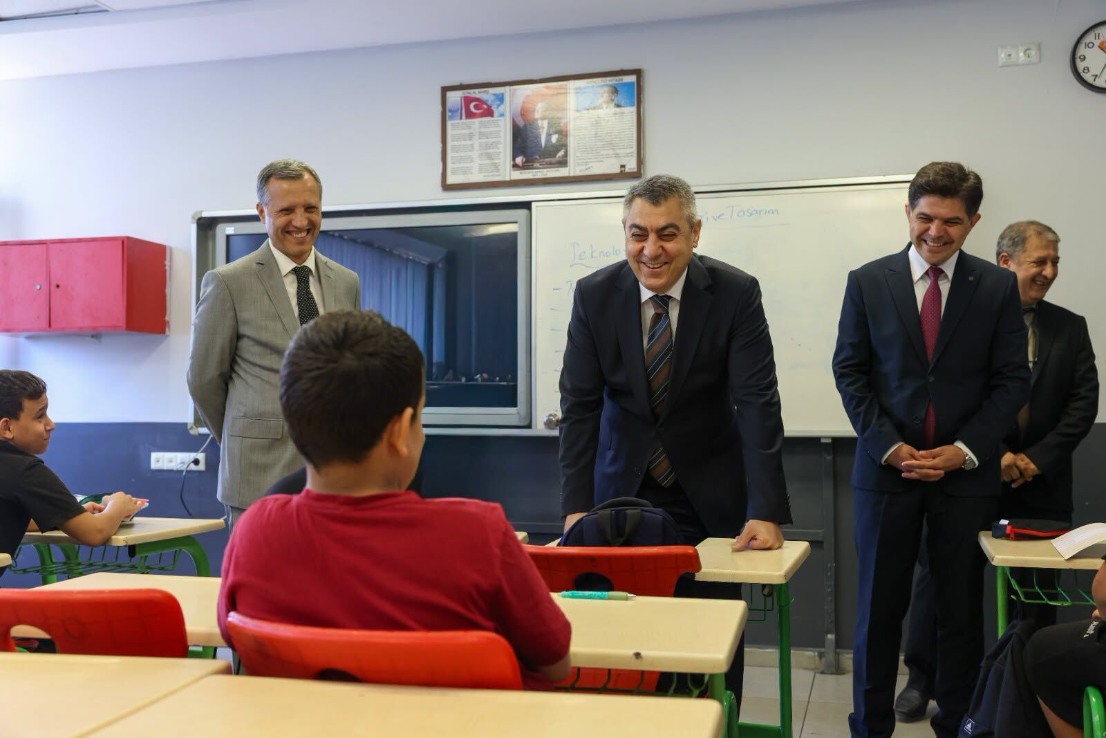 Vali Attilla Toros Öğrencilerle Bir Araya Geldi