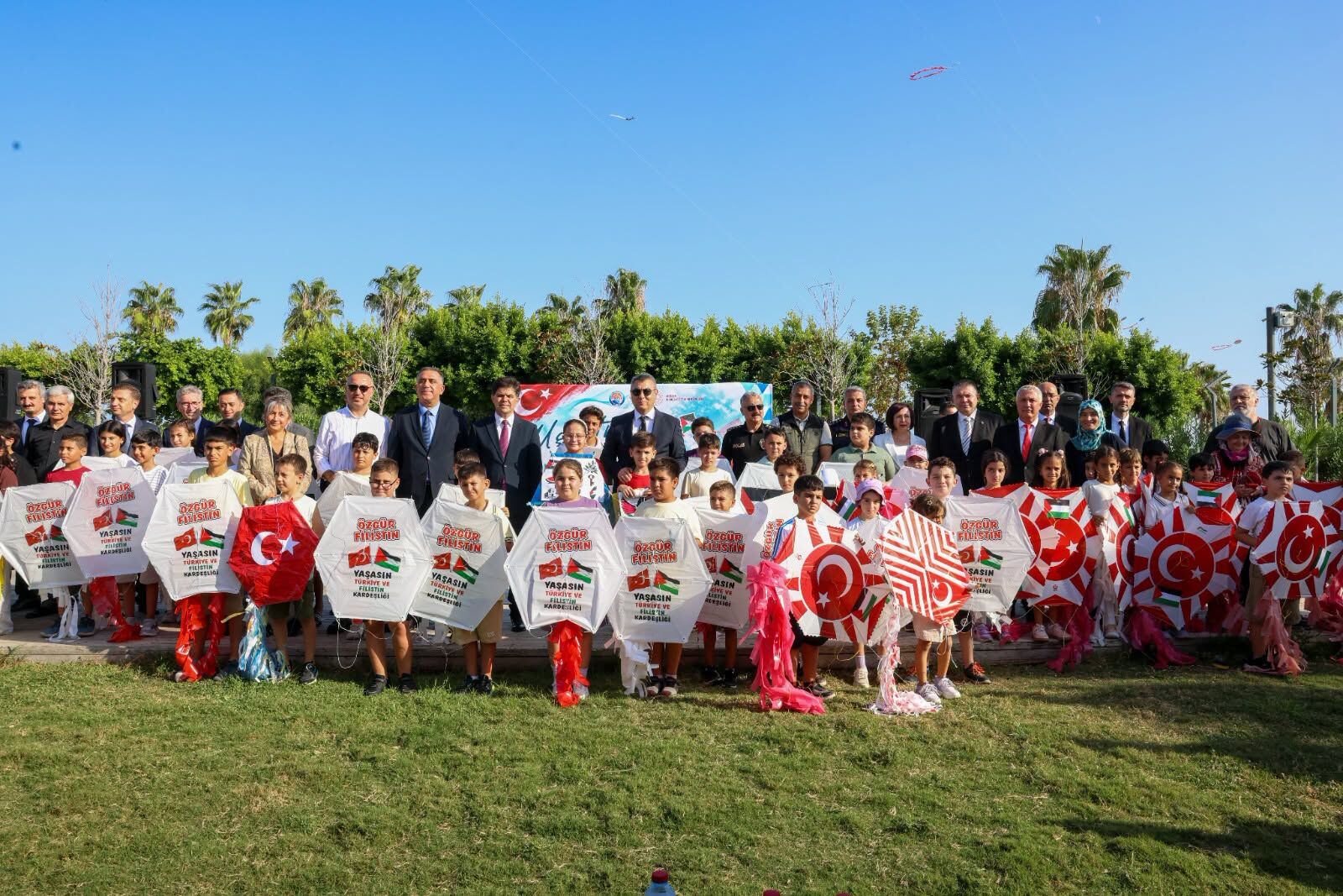 Vali Toros Uçurtma Etkinliğinde