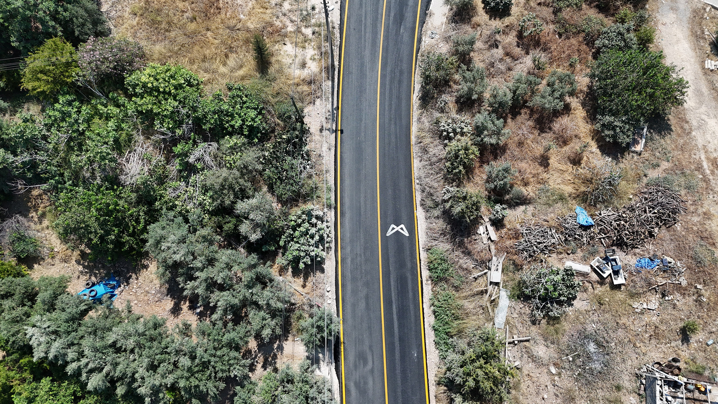 Yollar Sicak Ve Sathi̇ Asfalt Kaplamayla Yeni̇lendi̇