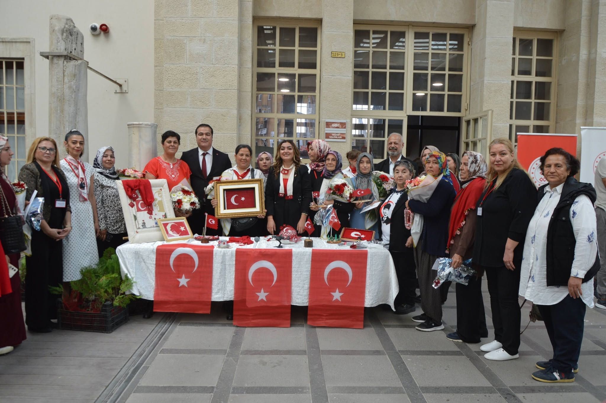 Tarsus’ta ilmek ilmek Cumhuriyet aşkı