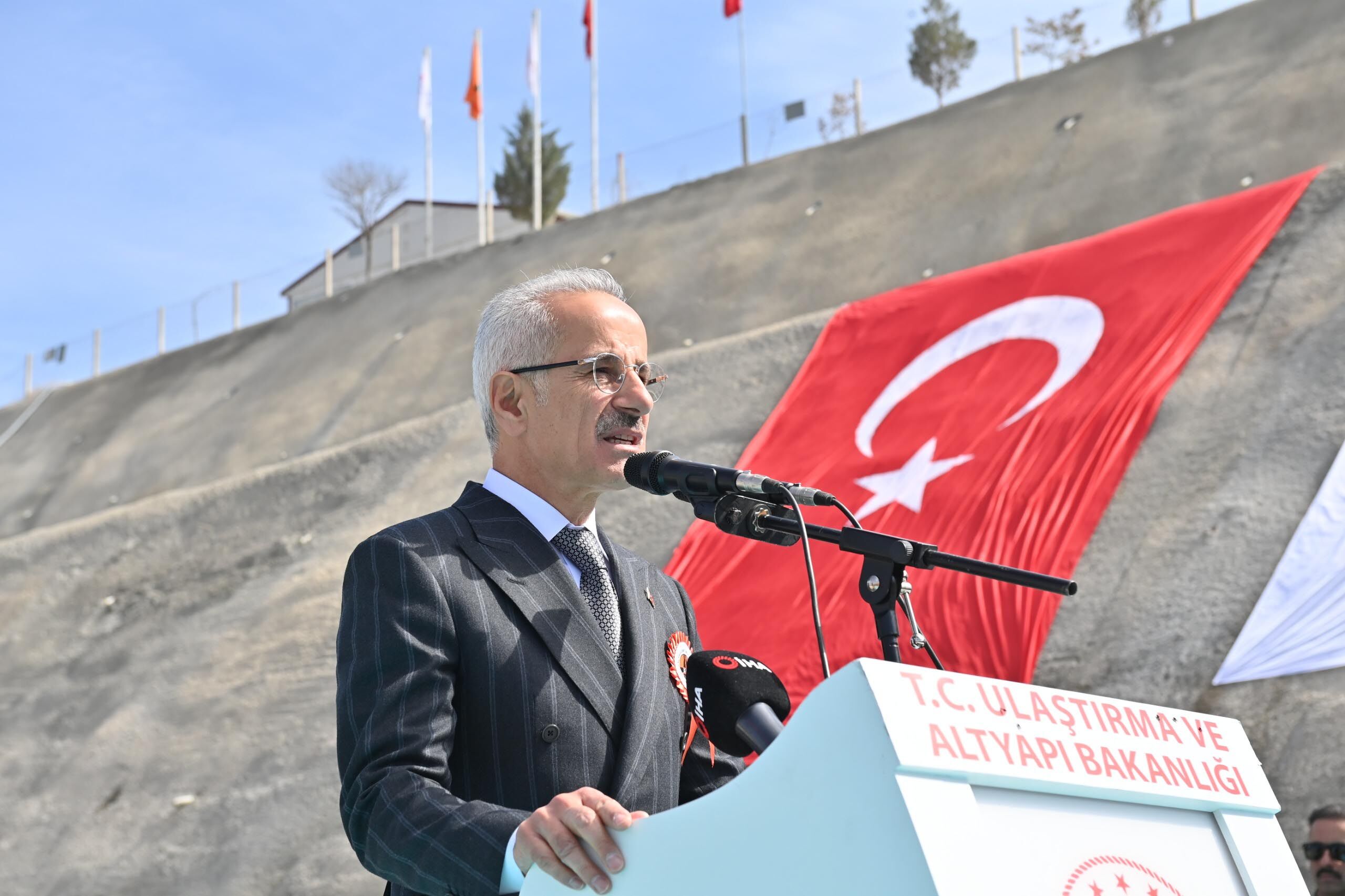 Konya-Aksaray-Adana yolu bu yıl tamamlanacak