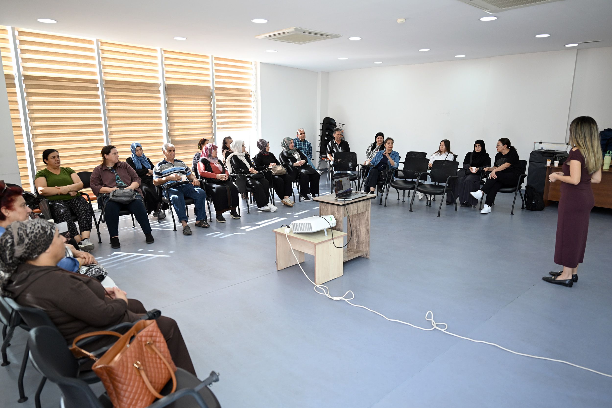 Büyükşehi̇r, Engelsi̇z Yaşam Merkezi̇’nde Ai̇leleri̇ Di̇ji̇tal Dünyanin Ri̇skleri̇ne Karşi (1)