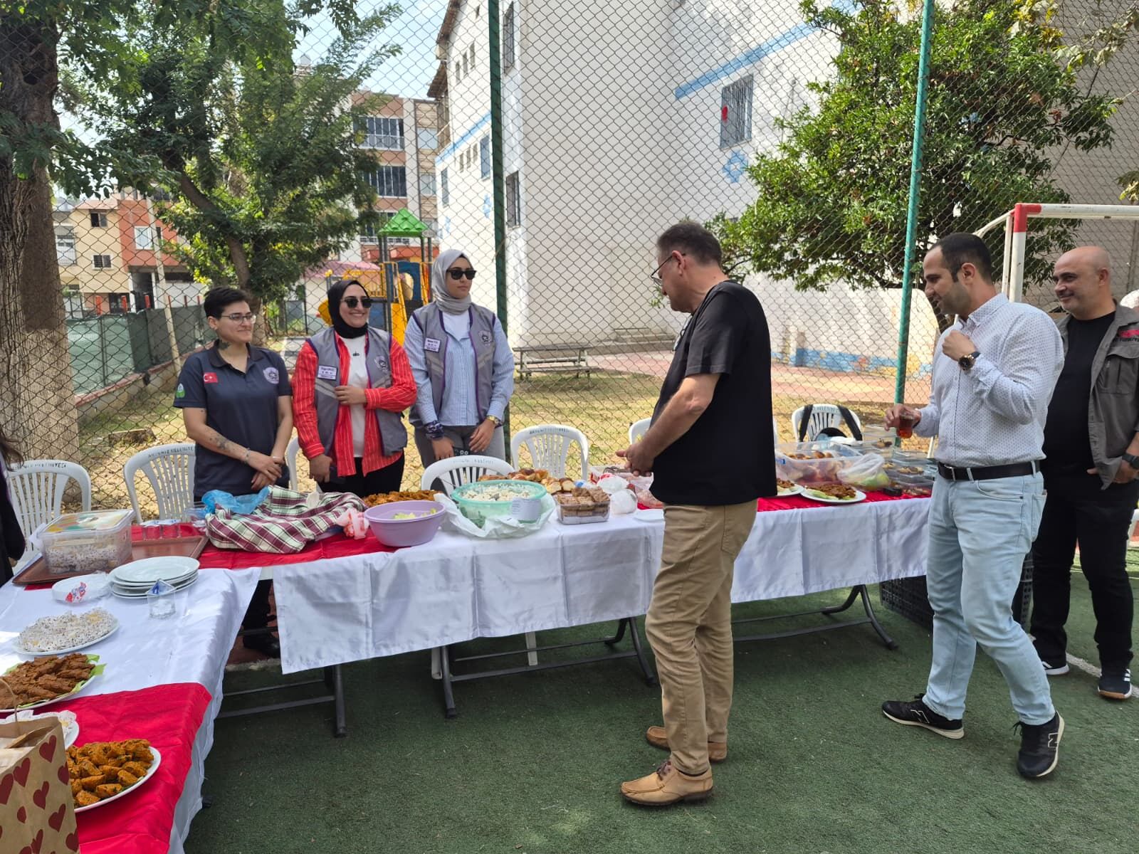 Çocuklar Için Standlar Kuruldu