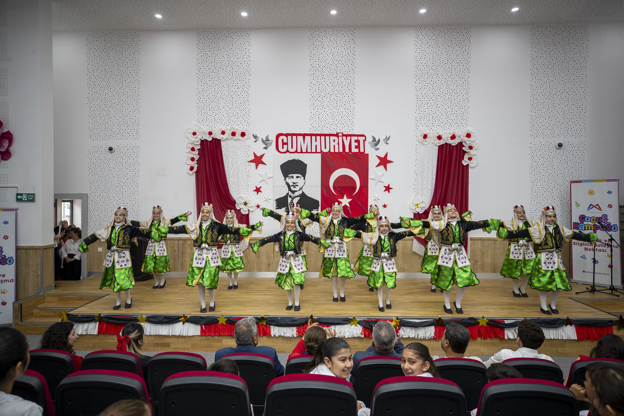 Cumhuri̇yeti̇mi̇z İlelebet Payi̇dar Olsun! (3)