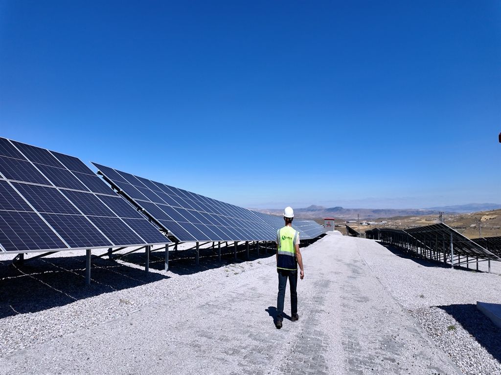 Elektrik Güneşten Sağlanıyor