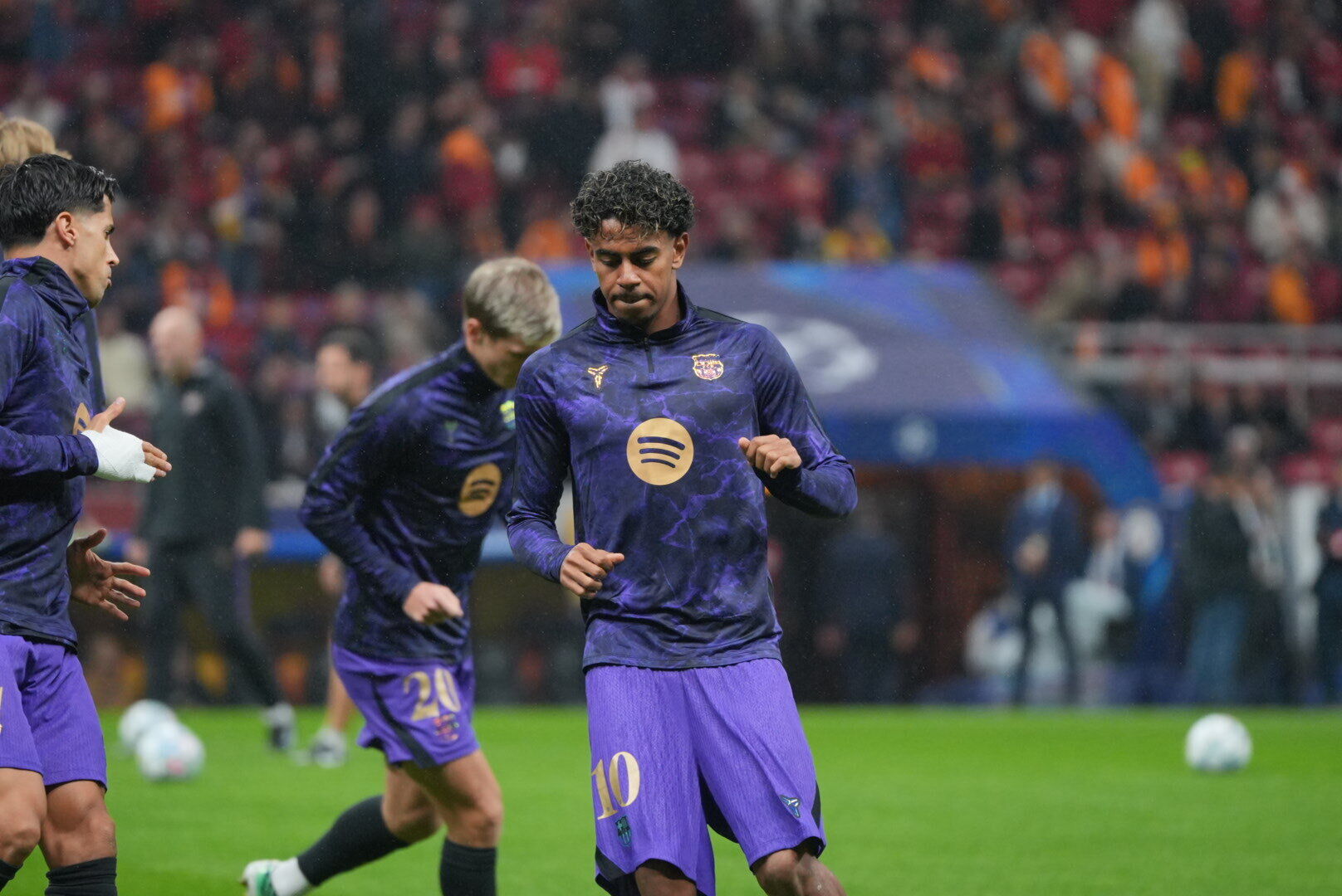 G A L A T A S A R A Y B A R C E L O N A M A C I N D A N N O T L A R 1(