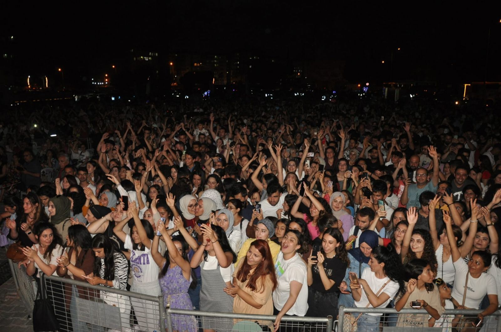 Merfest Ceylan Ertemden Coskulu Konser 954197