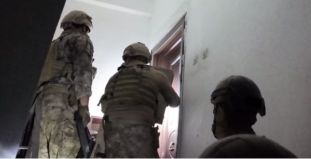 Mersin’de 62 şüpheliye siber ve dolandırıcılık operasyonu