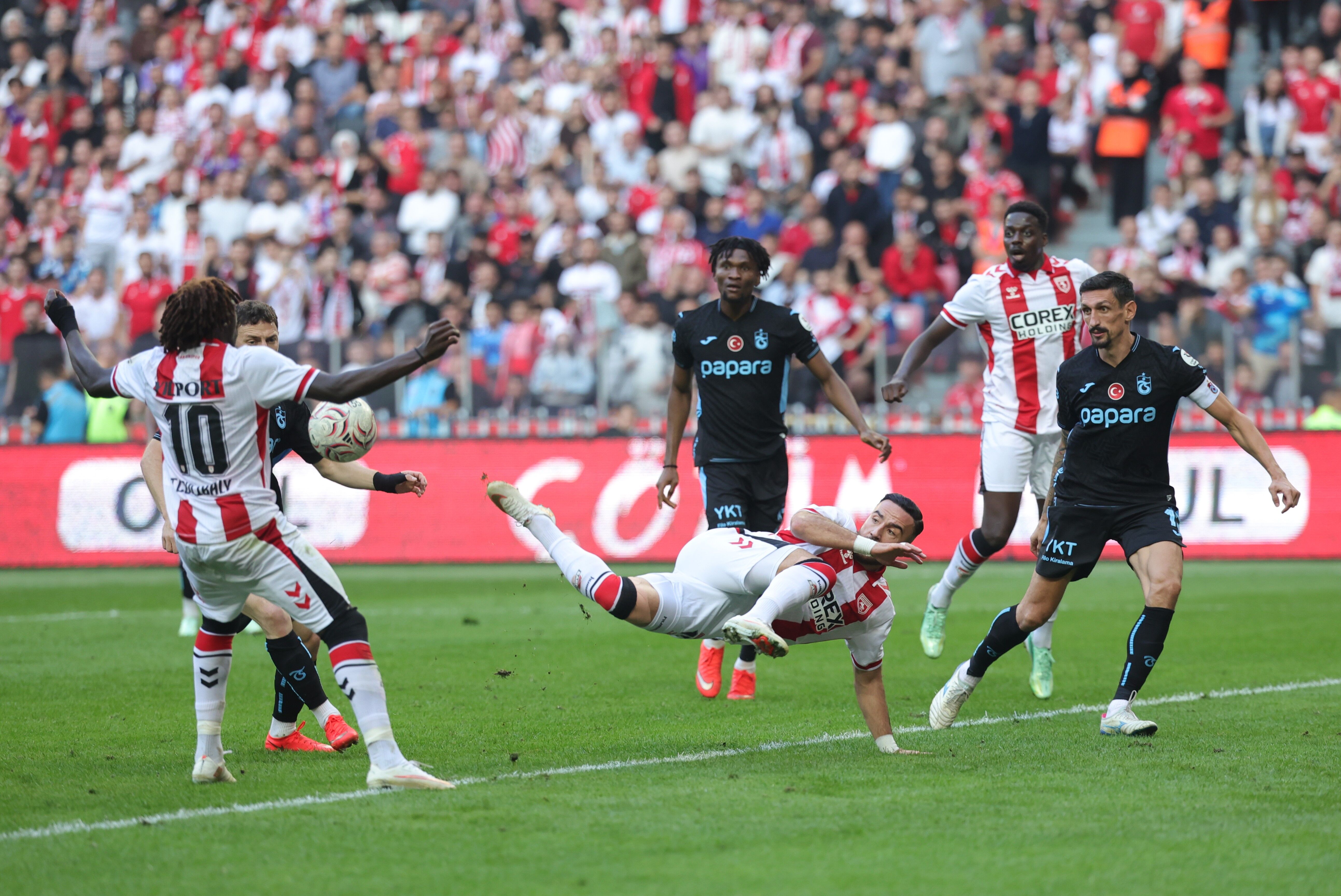 Trabzonspor, Samsunspor deplasmanında farka uçtu: 0-3
